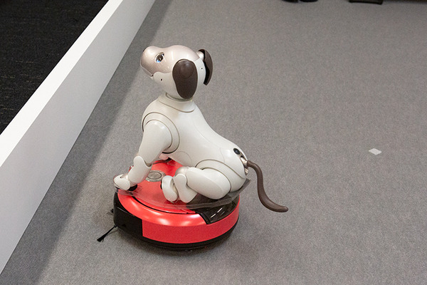 aiboがロボット掃除機やブラビア、セコムとAPI連携するとどんなことができる? ソニーが少し未来っぽい生活をデモ公開