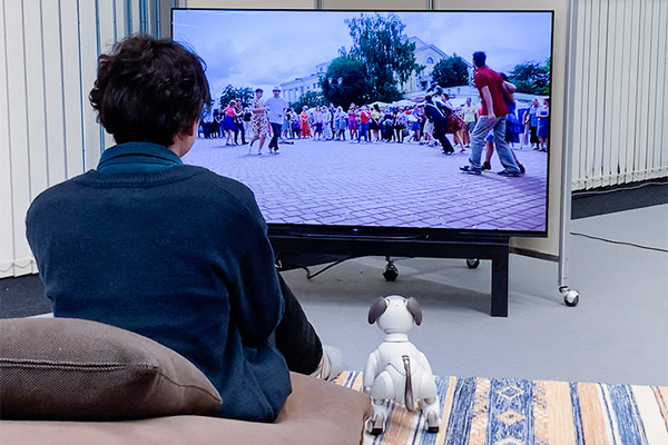 aiboがロボット掃除機やブラビア、セコムとAPI連携するとどんなことができる? ソニーが少し未来っぽい生活をデモ公開