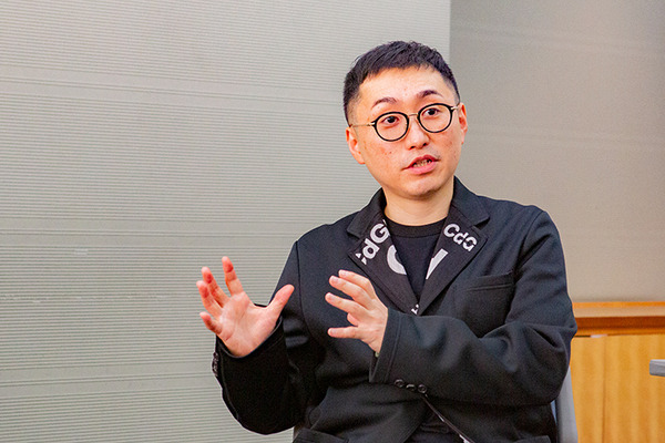 【速報】5Gの特徴を機械人間「オルタ3」とオーケストラで表現したらこうなった！NTTドコモが動画「爆奏オーケストラ」を公開