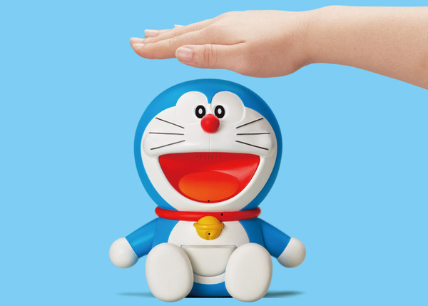 【速報】タカラトミーがドラえもん型コミュニケーションロボットを発表　カードでプログラミングにも対応　6月下旬から販売