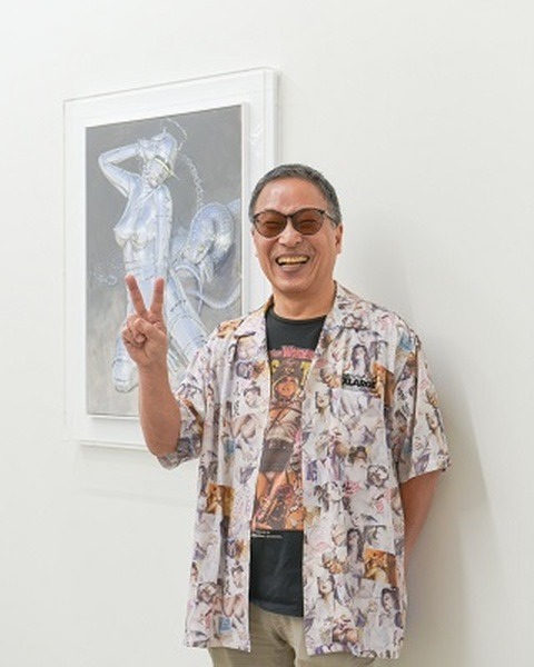 「空山 基」新作個展がNANZUKA GALLERYと渋谷パルコ「2G」にて同時開催 　XLARGEが「神々しい女戦士」などコラボシャツ発売