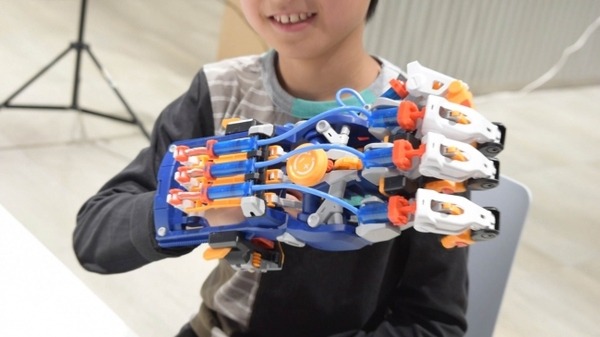 水圧式の装着型「サイボーボーグハンド」とロボットアーム「メカクリッパー」発表　エレキットシリーズから