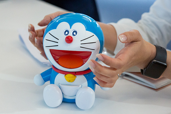 【速報】タカラトミー「ドラえもんwith U」を独占最速レビュー！会話、ゲーム、プログラミングの楽しみ方や魅力を徹底解説