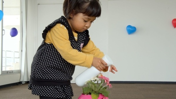 「ドコモ未来ミュージアム」浜辺美波さんの声でロボット「お花とおしゃべりマシン」を開発　星野源さん率いる星プロプロデュース道