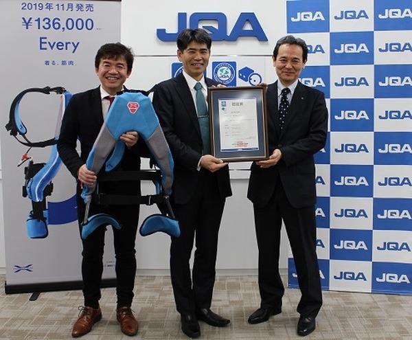 「IoTマッスルスーツ」の実証実験を実施　イノフィスのマッスルスーツにセンサーとデバイスを搭載　CTCとソラコムが連携