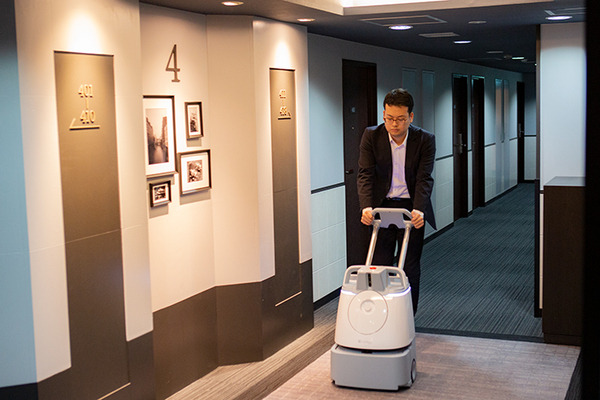 AI清掃ロボット「Whiz」の世界販売台数が累計6,000台を突破「清掃作業を人の手からロボットへ」の声が後押し