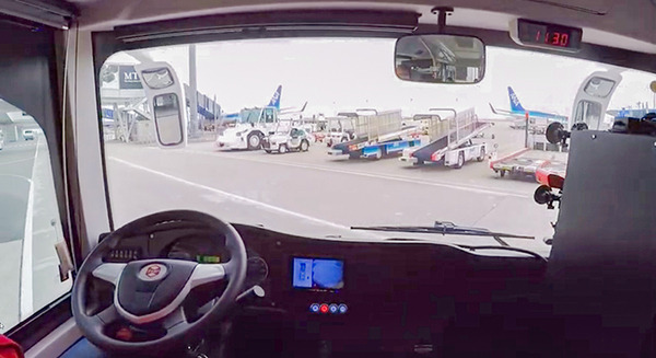 ZMPの自動運転バス「RoboCar Mini EV Bus」消毒液を散布する機能を追加　定時に手すりや座席、床等に消毒液を自動噴霧