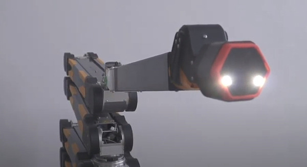 全長5mのヘビ型の点検ロボット「Float Arm」を開発　ハイボットが発電所などの点検に導入めざす