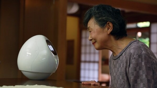 会話ロボットが家族をつなぐ　「Tapia」を子どもや高齢者の家族、医療、介護、福祉関連の事業者に無償レンタル提供　MJIが発表