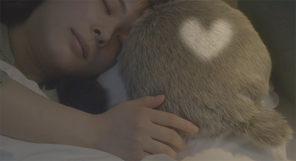 「Petit Qoobo」(プチ・クーボ)が我が家にやってきた　小さな鼓動を感じる生命感！「Alexaと即興コラボ」してみた【レビュー】