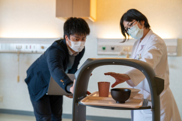 ロボットと創る次世代医療サービス　院内無人輸送、遠隔操作、見回りにPEANUT、OriHime、Pepperを無償提供へ　X-mov Japanが発表