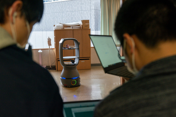 ロボットと創る次世代医療サービス　院内無人輸送、遠隔操作、見回りにPEANUT、OriHime、Pepperを無償提供へ　X-mov Japanが発表
