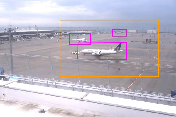 ZMPが中部国際空港での「小型EV自動運転バスの実証実験」動画を公開　「世界初の誘導路横断システム」や「遠隔オペレーション」を実証