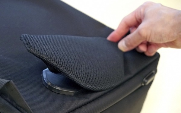 肩の負荷を約15％、衣類の摩耗を94％軽減、背中の蒸れも解消するビジネスリュック「EVL-3.5LP」をエースが発表　そのしくみは