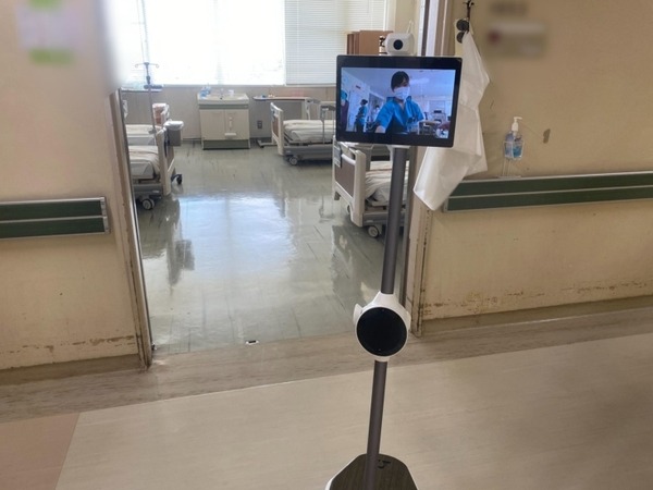 新型コロナ感染症の病棟でアバターロボット(遠隔操作ロボット)活用中　ISO総合研究所が「オムニロボ」の写真を公開