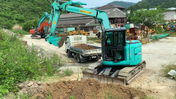 油圧ショベルをネット経由でリアルタイム遠隔操作に成功　建設現場のテレワーク化促進「建機Webコントローラー」ARAVが事業化