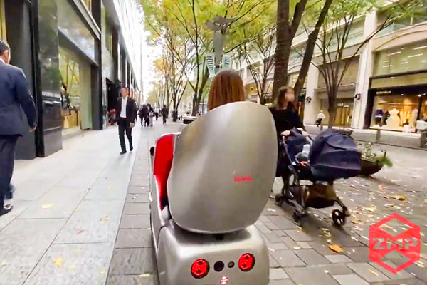 ZMPが一人乗り自動運転ロボット「RakuRo」(ラクロ)の量産タイプを7月発売　公道でも走行可能な電動車椅子として分類
