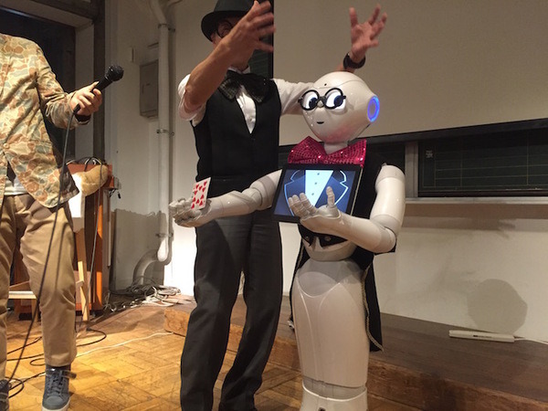 追悼：ロボットとマジックの融合に挑戦！Pepperをマジシャンの相方として育てた開発者、マッキー小澤さんを偲ぶ