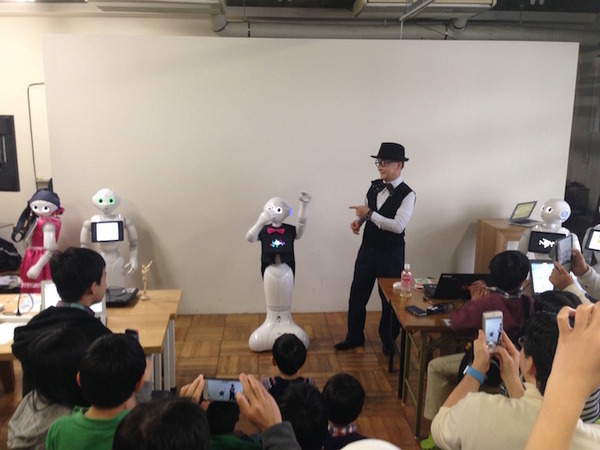 追悼：ロボットとマジックの融合に挑戦！Pepperをマジシャンの相方として育てた開発者、マッキー小澤さんを偲ぶ