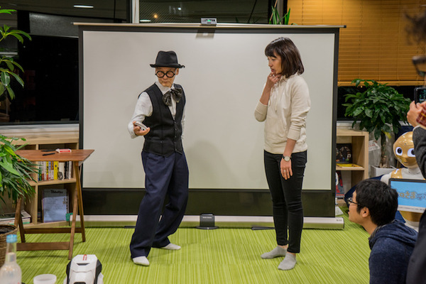 追悼：ロボットとマジックの融合に挑戦！Pepperをマジシャンの相方として育てた開発者、マッキー小澤さんを偲ぶ
