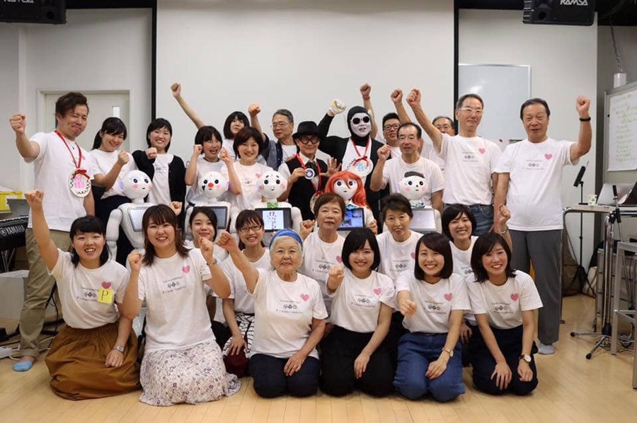 追悼：ロボットとマジックの融合に挑戦！Pepperをマジシャンの相方として育てた開発者、マッキー小澤さんを偲ぶ