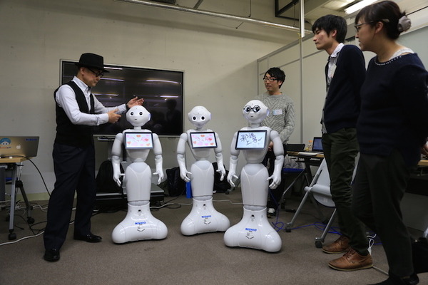 追悼：ロボットとマジックの融合に挑戦！Pepperをマジシャンの相方として育てた開発者、マッキー小澤さんを偲ぶ