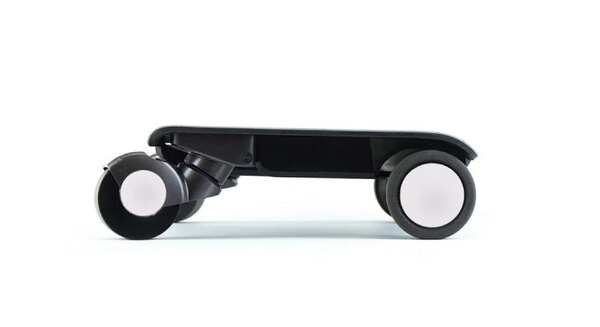 話題の「カバンに入れて持ち歩けるクルマ」13インチノートPCサイズの電動モビリティ「WALKCAR」(ウォーカー) ついに国内販売開始