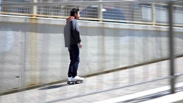話題の「カバンに入れて持ち歩けるクルマ」13インチノートPCサイズの電動モビリティ「WALKCAR」(ウォーカー) ついに国内販売開始
