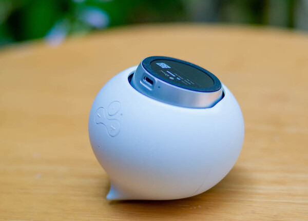 予想外の会話が楽しめる自律型会話ロボット「Romi」(ロミィ) 速攻レビュー！