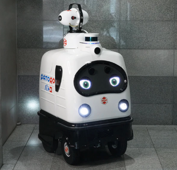 自動運転の警備ロボットが東京メトロの駅構内を自動で消毒する動画をZMPが公開　有楽町線月島駅でパトロの実証実験