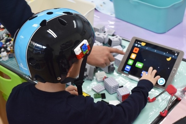 レゴブロックと互換性を持つキューブ型のロボットキット「MAUNZI」 (マウンジ) 発売　プログラミング入門にも