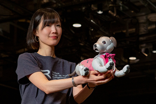 ソニーのロボットペット「aibo」向けウェア　ロボット用アパレルブランド「ロボユニ」から発売