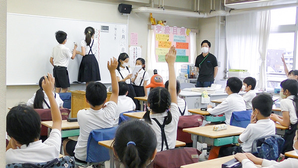 家族型ロボット「LOVOT」が小学生の心のケアや思い出づくり　東京都王子第二小学校で実証実験