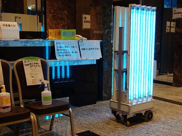 スマートロボティクスが遠隔操作の「UV-C殺菌ロボット」実証実験　宿泊療養施設で殺菌と安全性の両立確認へ　神奈川県と