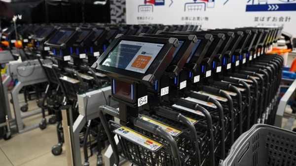 トライアルの「スマートショッピングカート」を他企業へも導入・運用へ「アルク到津店」で試験導入　非対面会計と省人化の普及に