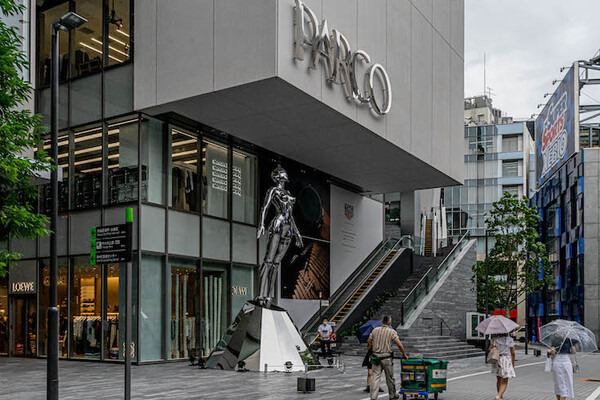 渋谷PARCOで展示中、空山基氏デザインの「SEXY ROBOT」フォトレポート！ by ロボスタカメラ部