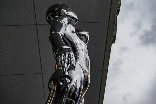 渋谷PARCOで展示中、空山基氏デザインの「SEXY ROBOT」フォトレポート！ by ロボスタカメラ部