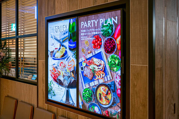 サラダをロボットが配膳！「THE GALLEY SEAFOOD & GRILL by MIKASA KAIKAN」自動配膳ロボット フォトレポート！ by ロボスタカメラ部