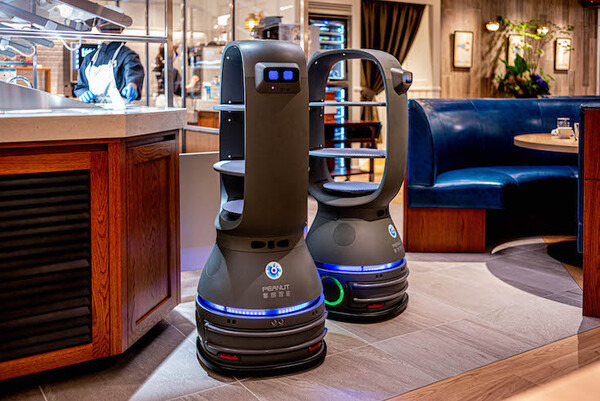 サラダをロボットが配膳！「THE GALLEY SEAFOOD & GRILL by MIKASA KAIKAN」自動配膳ロボット フォトレポート！ by ロボスタカメラ部