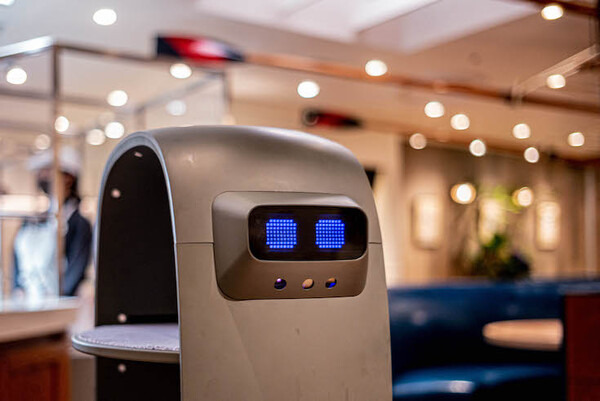 サラダをロボットが配膳！「THE GALLEY SEAFOOD & GRILL by MIKASA KAIKAN」自動配膳ロボット フォトレポート！ by ロボスタカメラ部