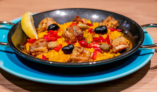 サラダをロボットが配膳！「THE GALLEY SEAFOOD & GRILL by MIKASA KAIKAN」自動配膳ロボット フォトレポート！ by ロボスタカメラ部