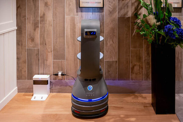 サラダをロボットが配膳！「THE GALLEY SEAFOOD & GRILL by MIKASA KAIKAN」自動配膳ロボット フォトレポート！ by ロボスタカメラ部