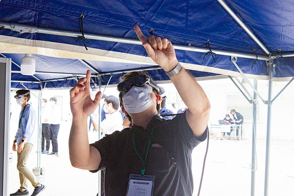 【速報】ドコモ「未来とつながる5G×XR」を高輪で体験してきた　マジックリープ1の仮想空間で近未来の5Gコミュニケーション体験