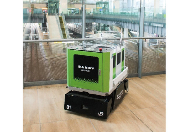 高輪ゲートウェイ駅での実証実験に花岡車輌が無人搬送車を出展 9月1日から軽食、飲料の搬送する実証実験を予定