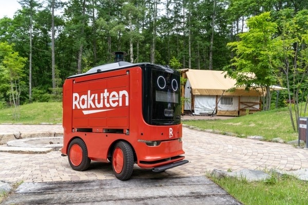 楽天の自動走行ロボット(UGV)が宿泊者に朝食と夕食を届ける 8月から「東急リゾートタウン蓼科」で開始