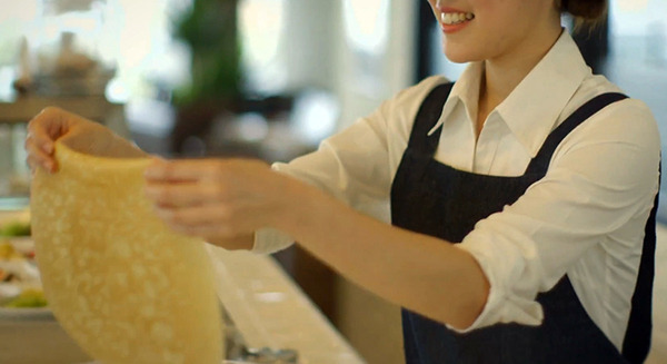 ロボットが作るクレープ、モリロボの「クレープロボットQ」をサーティワンが実験導入！イクスピアリ店で稼働開始