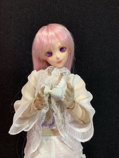 身長約40cmのロボットアイドル創作プラットフォームをスピーシーズが発表　セリフ、歌、ダンスなどをプログラミング可