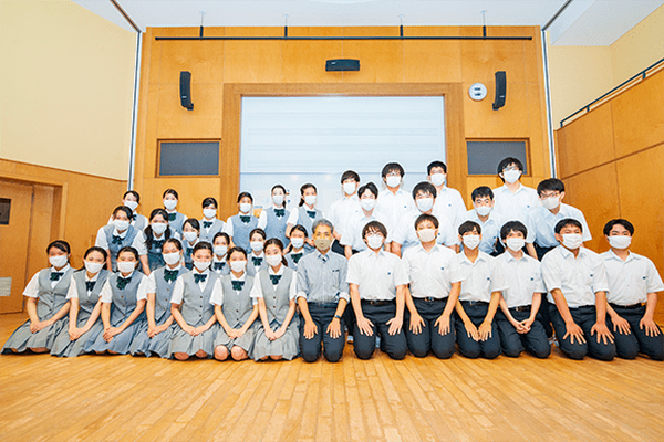 KDDI「全国の合唱部学生達にエールを送りたい」中高の合唱部102名と東京混声合唱団が合唱する「音のVR」をアプリで配信へ