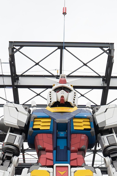 【速報】「動く実物大ガンダム」ついにポージングが明らかに　頭部と本体の取付も完了、RX-78F00誕生のバックストーリーも発表