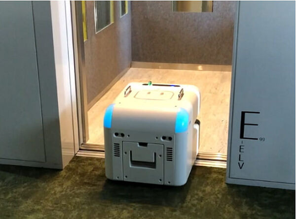 サイバーダインの次世代型清掃ロボット「エレベーターと連携して自動乗降」ロボット単独でフロア自律移動の実証実験